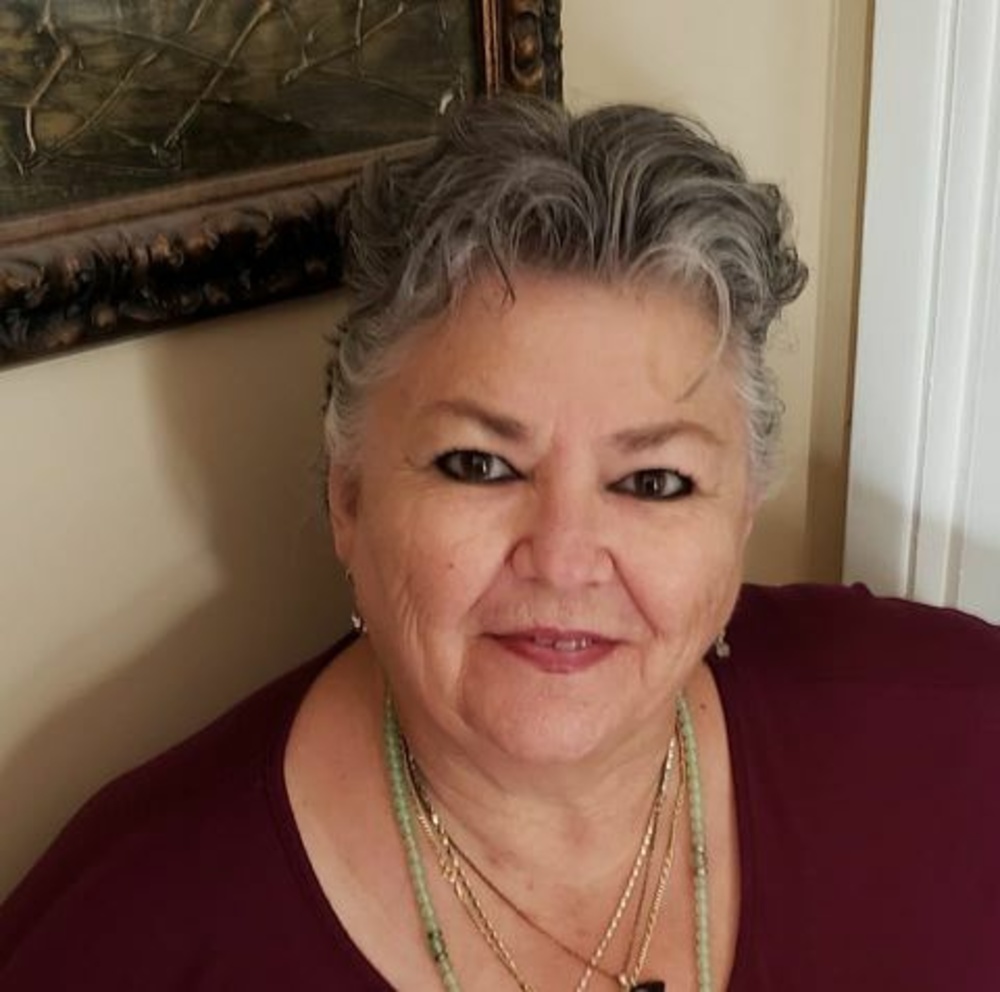 Meet your Posher, Adelina